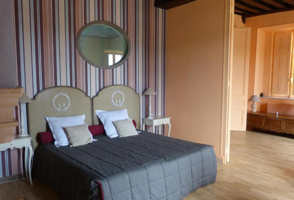 Logis Hotel Le Relais Louis XI Meung-sur-Loire Room photo
